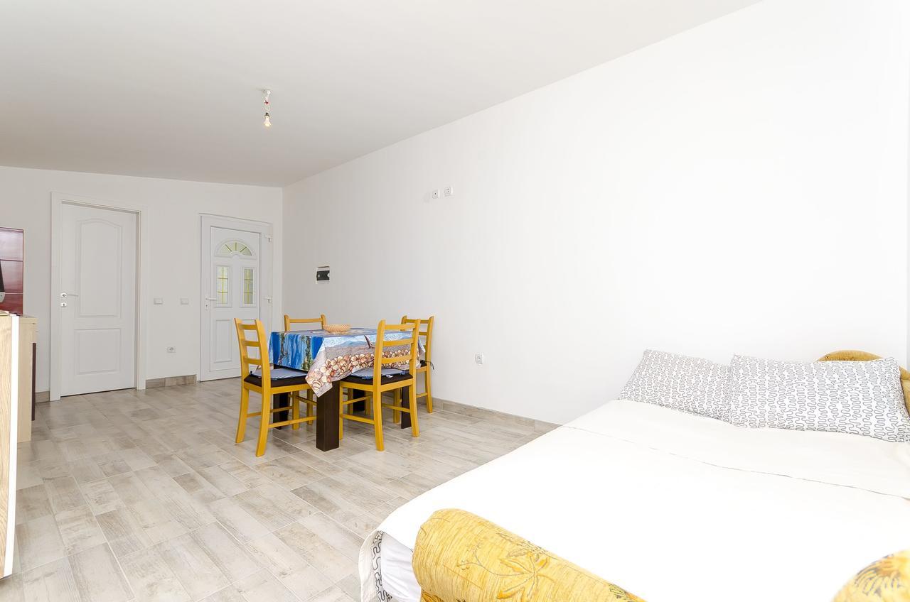 Apartments Mirko I Anda Округ-Доньи Экстерьер фото