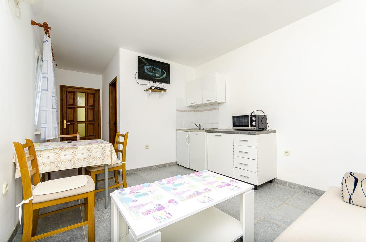 Apartments Mirko I Anda Округ-Доньи Экстерьер фото
